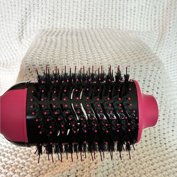 Revlon RVDR5222 Pink/Black One-Step Hair Dryer & Volumizer, 3 Heat Settings - Picture 5 of 10